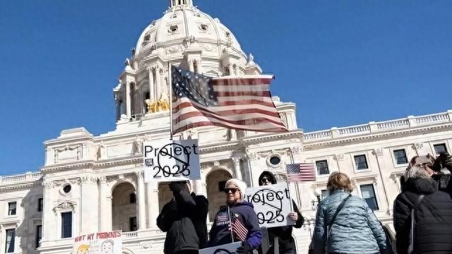 关税上调致成本上升，疫情后经济受影响，零售端与就业遇挑战